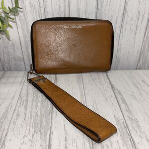 Pour La Victoire Leather Wristlet